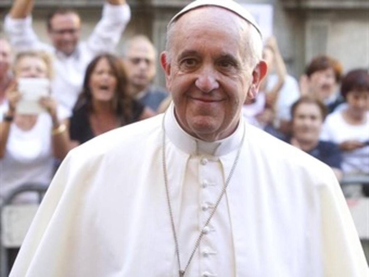 El Papa se queda sin medallas por un error de tipografía