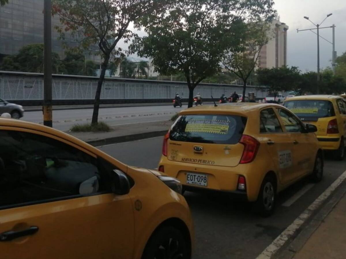 Taxistas tomarán acciones jurídicas para "tumbar" el cobro por congestión