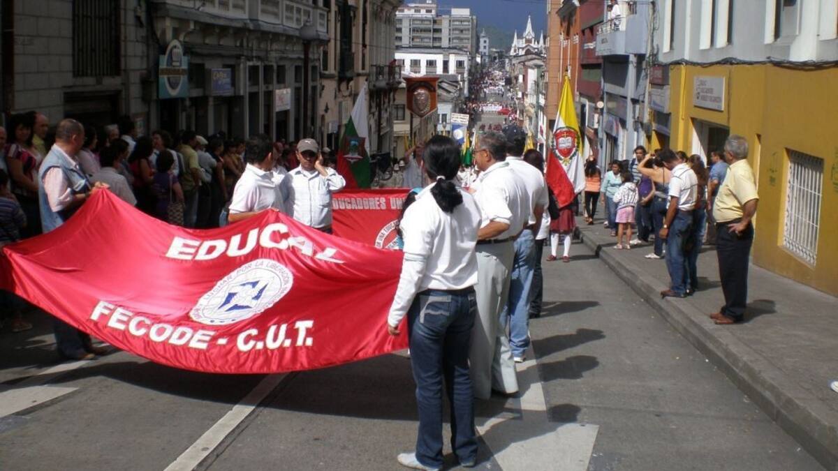 Docentes de Caldas anuncian protestas por el impago del salario de octubre