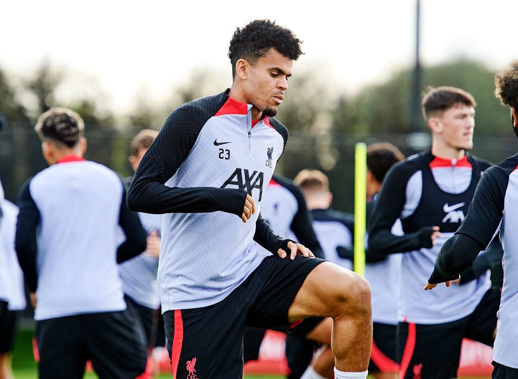 Luis Diaz, futbolista del Liverpool en entrenamiento (Photo by Nick Taylor/Liverpool FC/Liverpool FC via Getty Images)