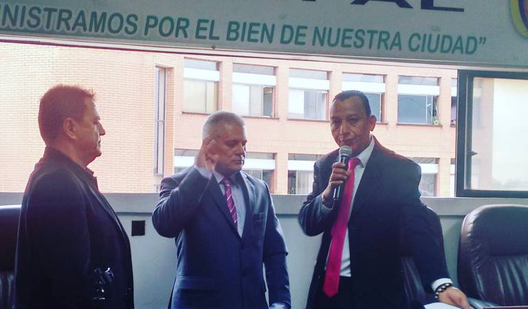 Ayer se había posesionado como contralor Fernan Cañas.