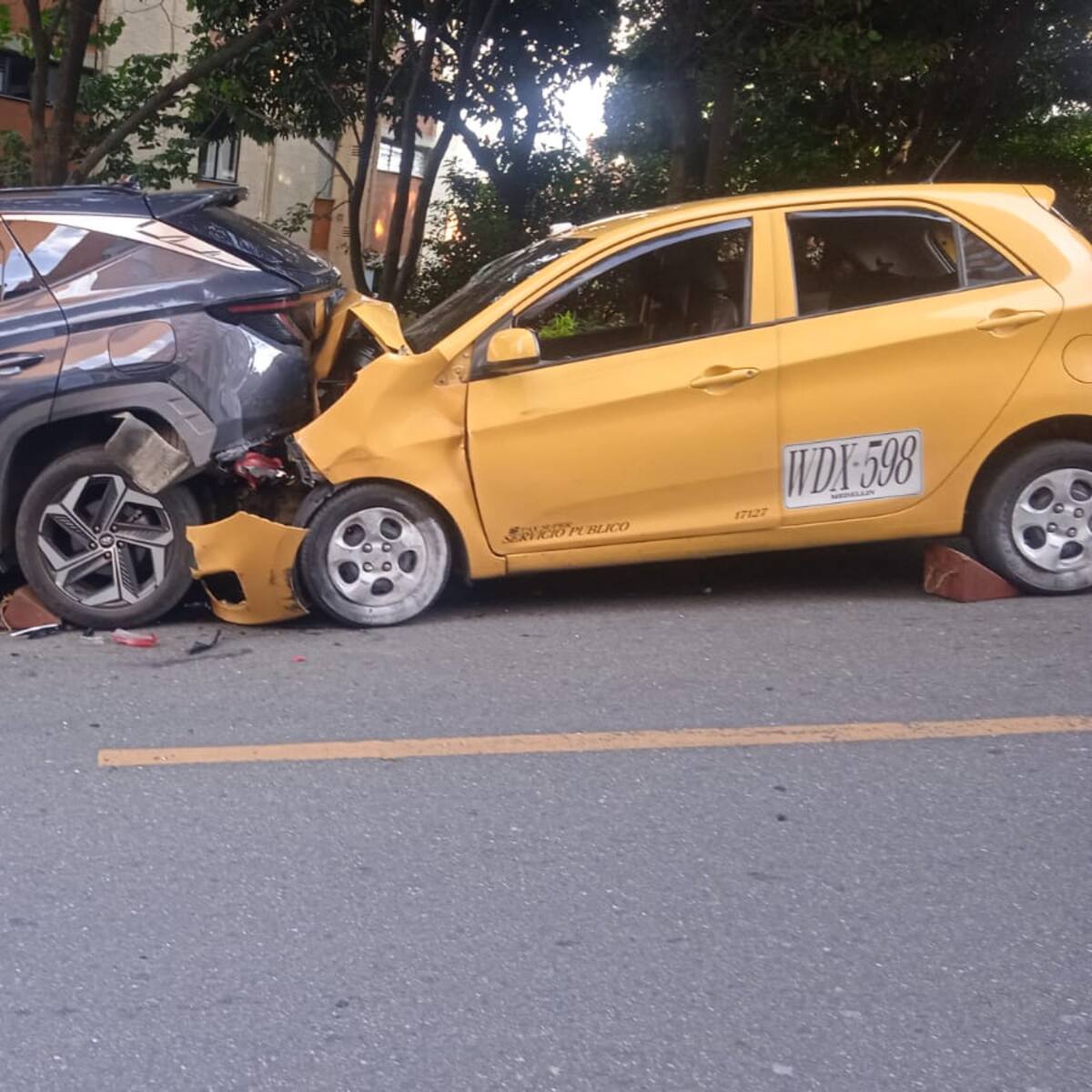 Choque de tres carros dejó seis personas lesionadas en Medellín