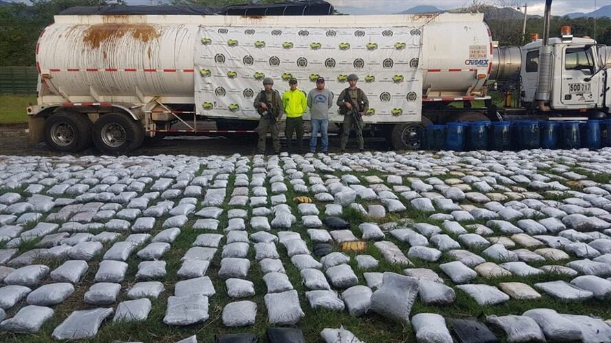 Hallan una tonelada de marihuana en un camión cisterna en el Valle del Cauca. Foto: Policía