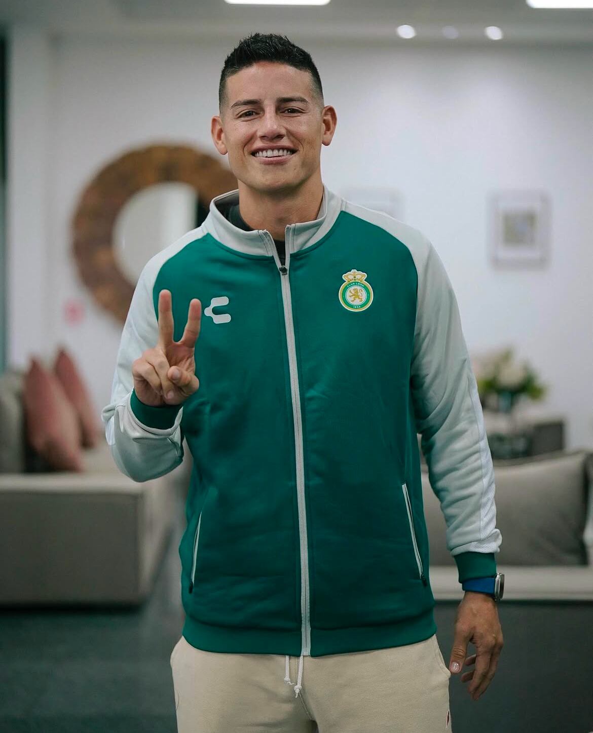 James Rodriguez/@clubleonfc