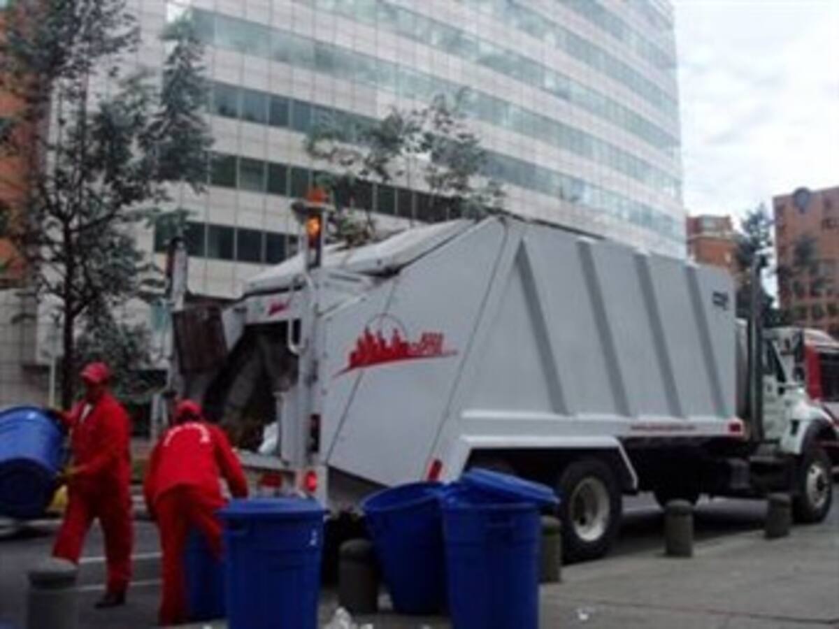 Contraloría de Bogotá cuestiona convenio que deja en manos del Acueducto la prestación del servicio de aseo