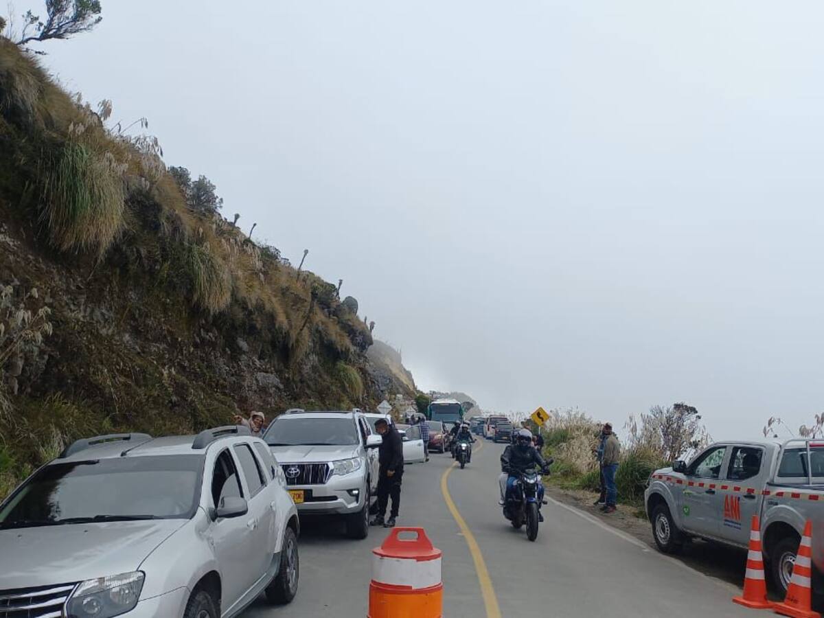 Persiste mal comportamiento de turistas en vía que cruza el Parque de los Nevados