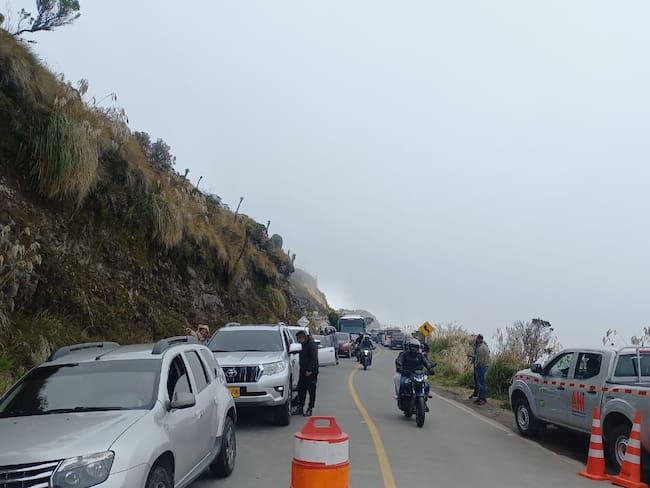 Miles de turistas llegaron al tramo vial entre Murillo y Manizales generando un impacto negativo en esta zona de páramo/Cortesía Gobernación del Tolima