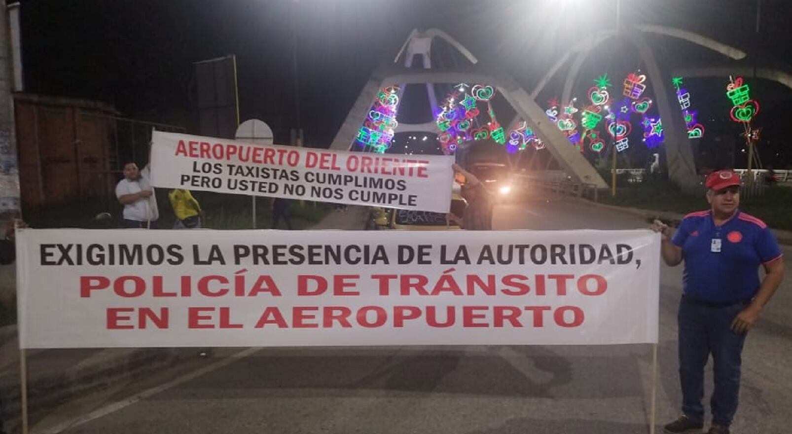 Taxistas del Aeropuerto Palonegro en protesta