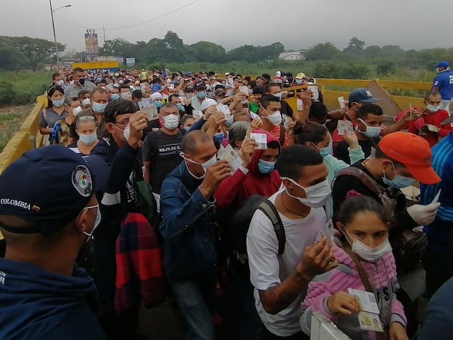 Venezolanos ingresando a Colombia al inicio de la pandemia en marzo del 2020