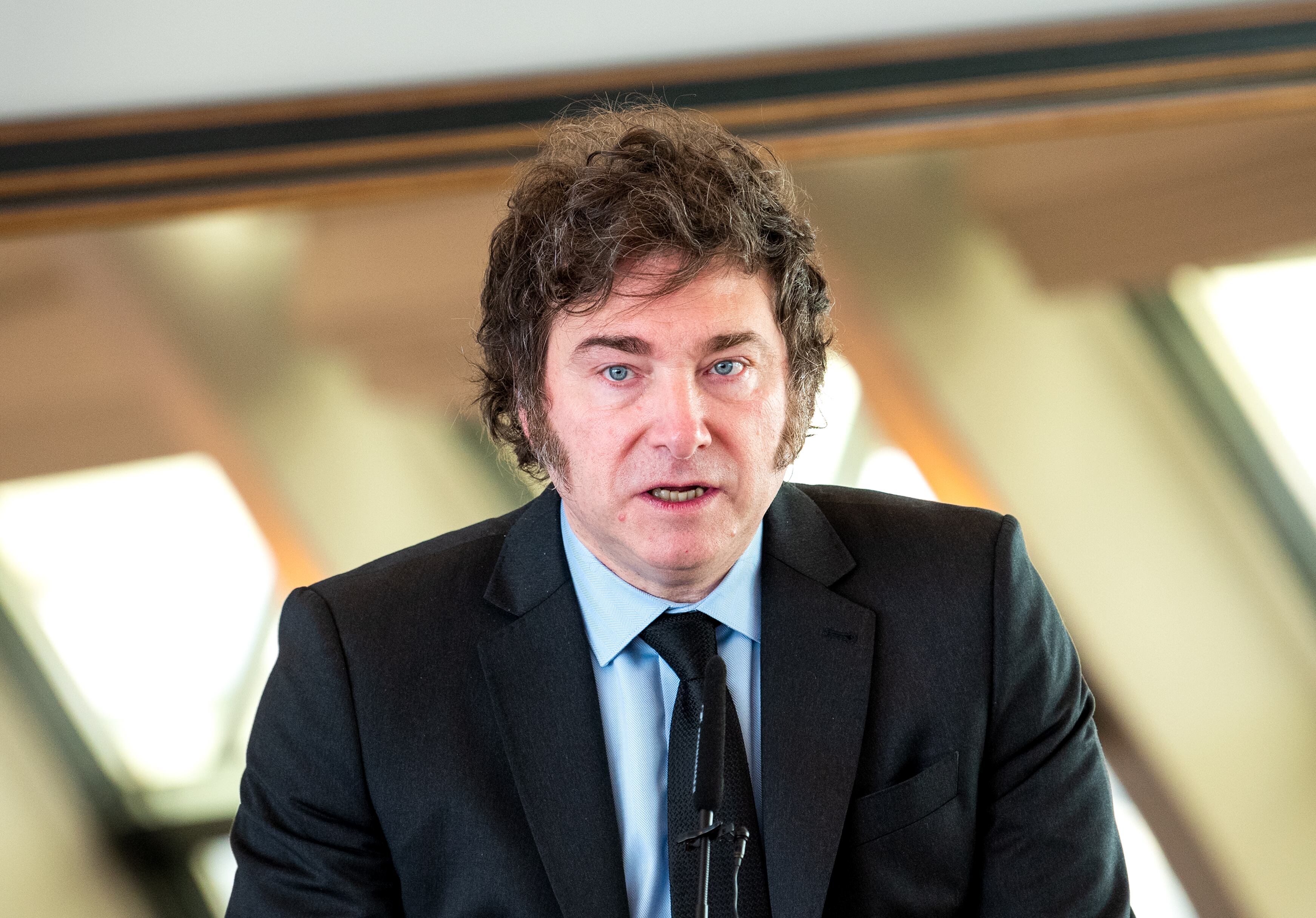 El presidente Javier Milei en Hamburgo, Alemania durante junio de 2024. FOTO: Daniel Bockwoldt/picture alliance via Getty Images