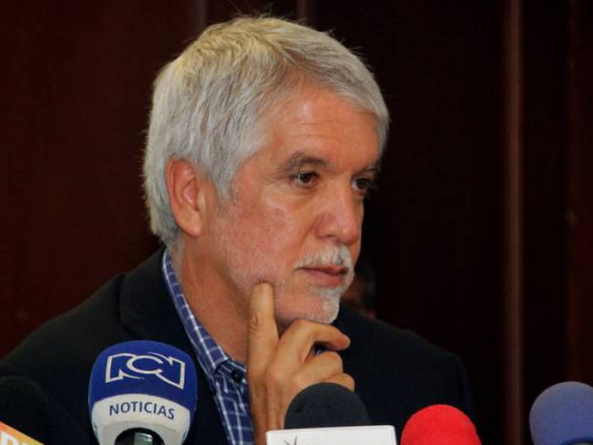 "Antes de finalizar el año se abre licitación de primera fase del metro": Peñalosa