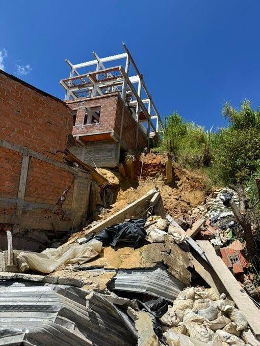 Zona de emergencia y alerta por nuevos derrumbes en el corregimiento San Cristóbal de Medellín. Foto: Alcaldía Distrital.