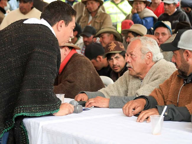 Campesinos del Páramo del Cocuy en incertidumbre tras nuevas conversaciones con el Ministerio de Ambiente.