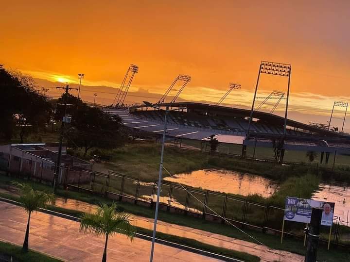 Hermoso atardecer en Armenia, martes 25 de abril. Foto: Cortesía ciudadanos/ Quindío Noticias