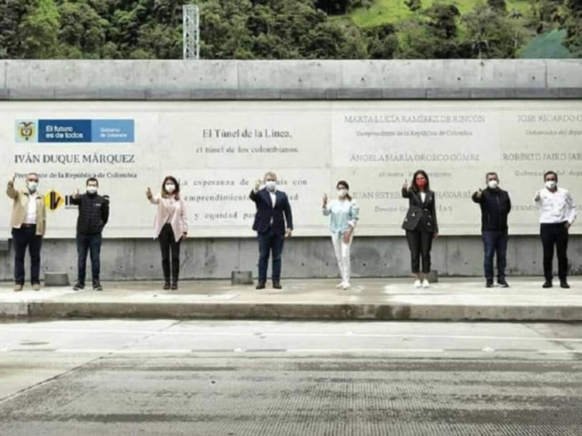 Ordenan retirar placa con el nombre del Presidente en el Túnel de la Línea