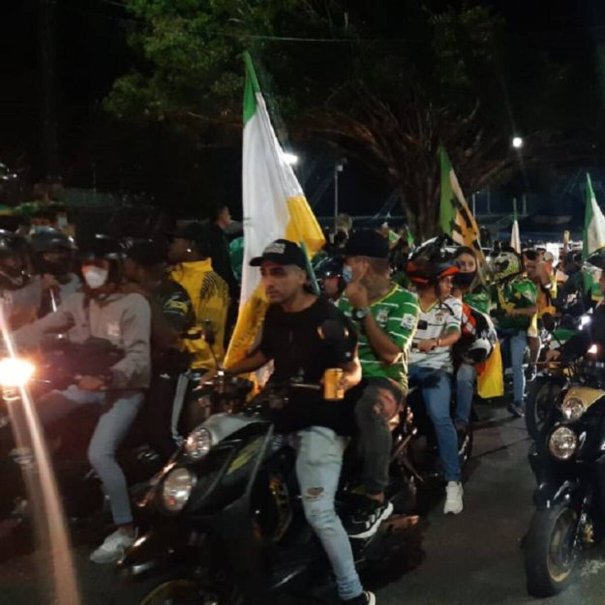 Hinchas del Deportes Quindío celebraron en Armenia ascenso a la A