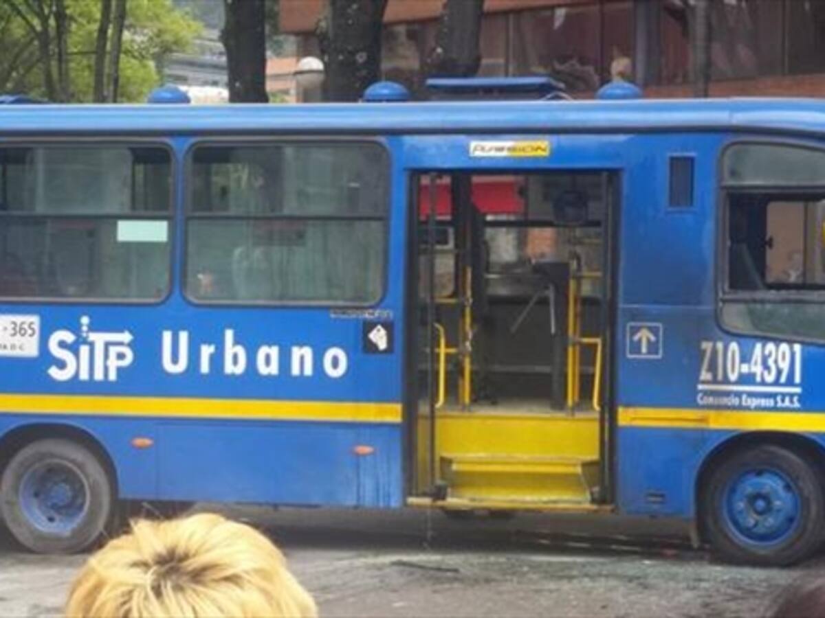 Petro rechaza actos de vandalismo pero avala protestas estudiantiles