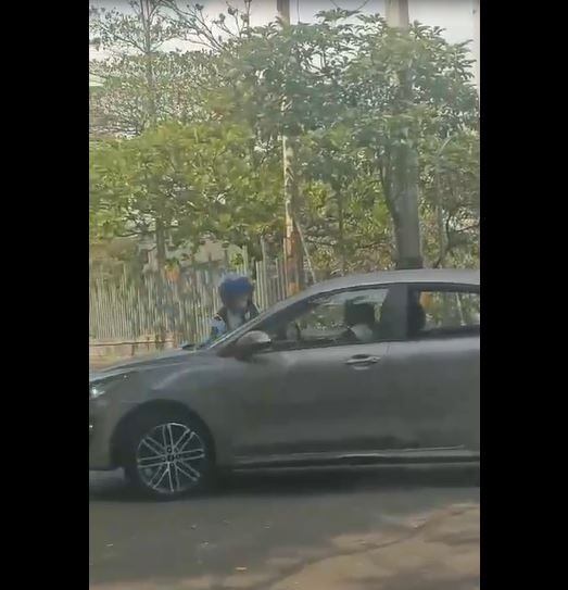 Conductor arrolla a guarda de tránsito- foto video Denuncias Antioquia