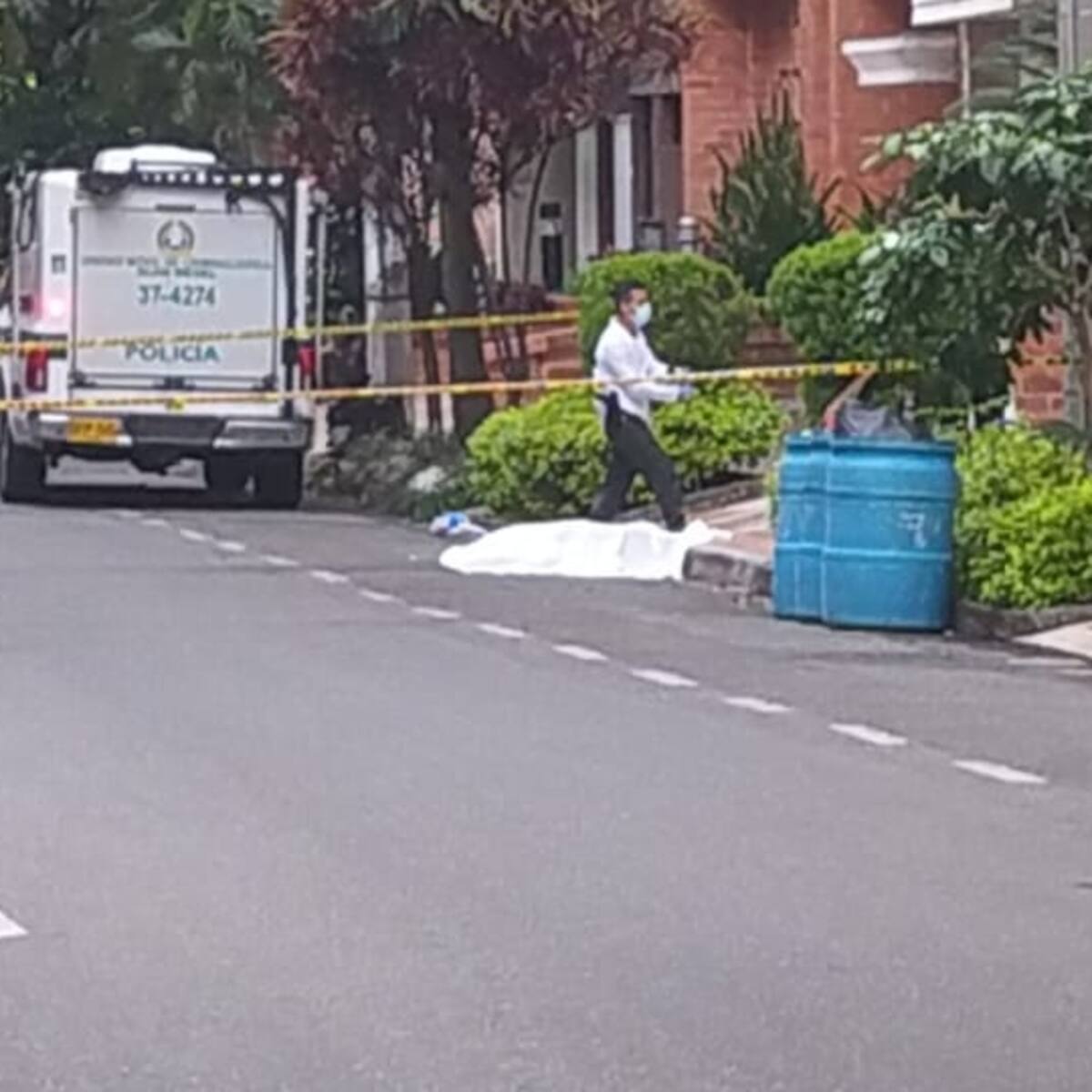 Investigan la muerte de un extranjero que cayó desde un edificio en Medellín
