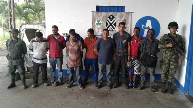 En el desarrollo de una ofensiva contra la minería ilegal, fueron capturadas 11 personas vinculadas con la extracción ilícita de recursos minerales. Foto: Ejército Nacional