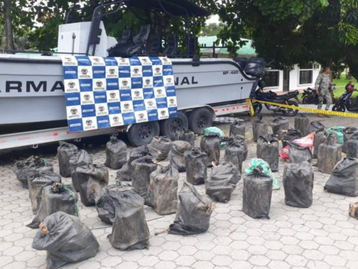 Hallan depósito con más de una tonelada de cocaína en Tumaco