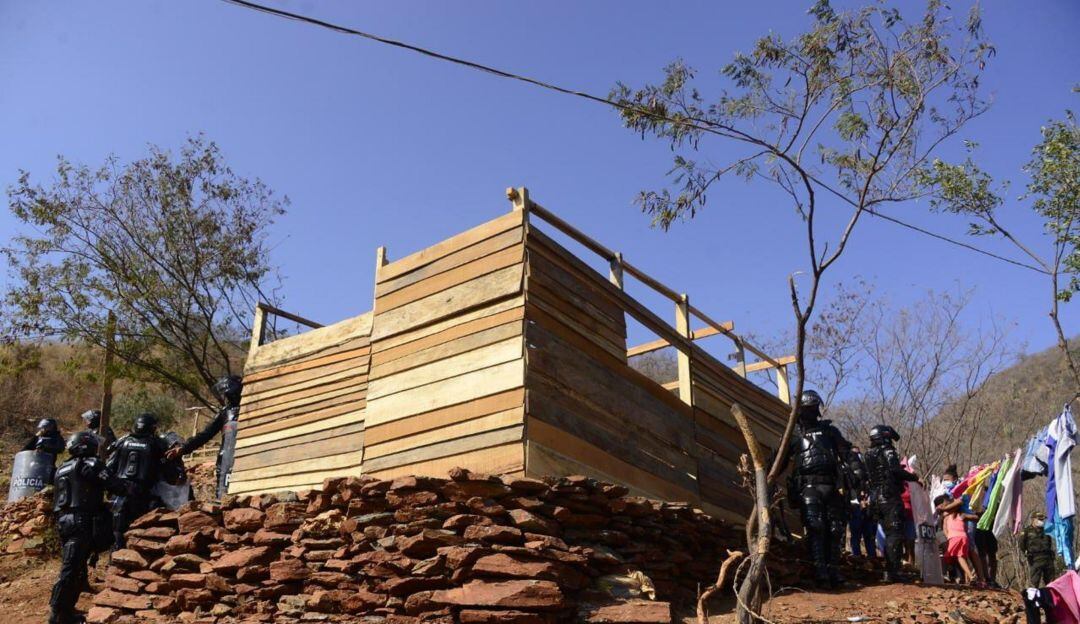 Desalojos en cerros de Santa Marta. 