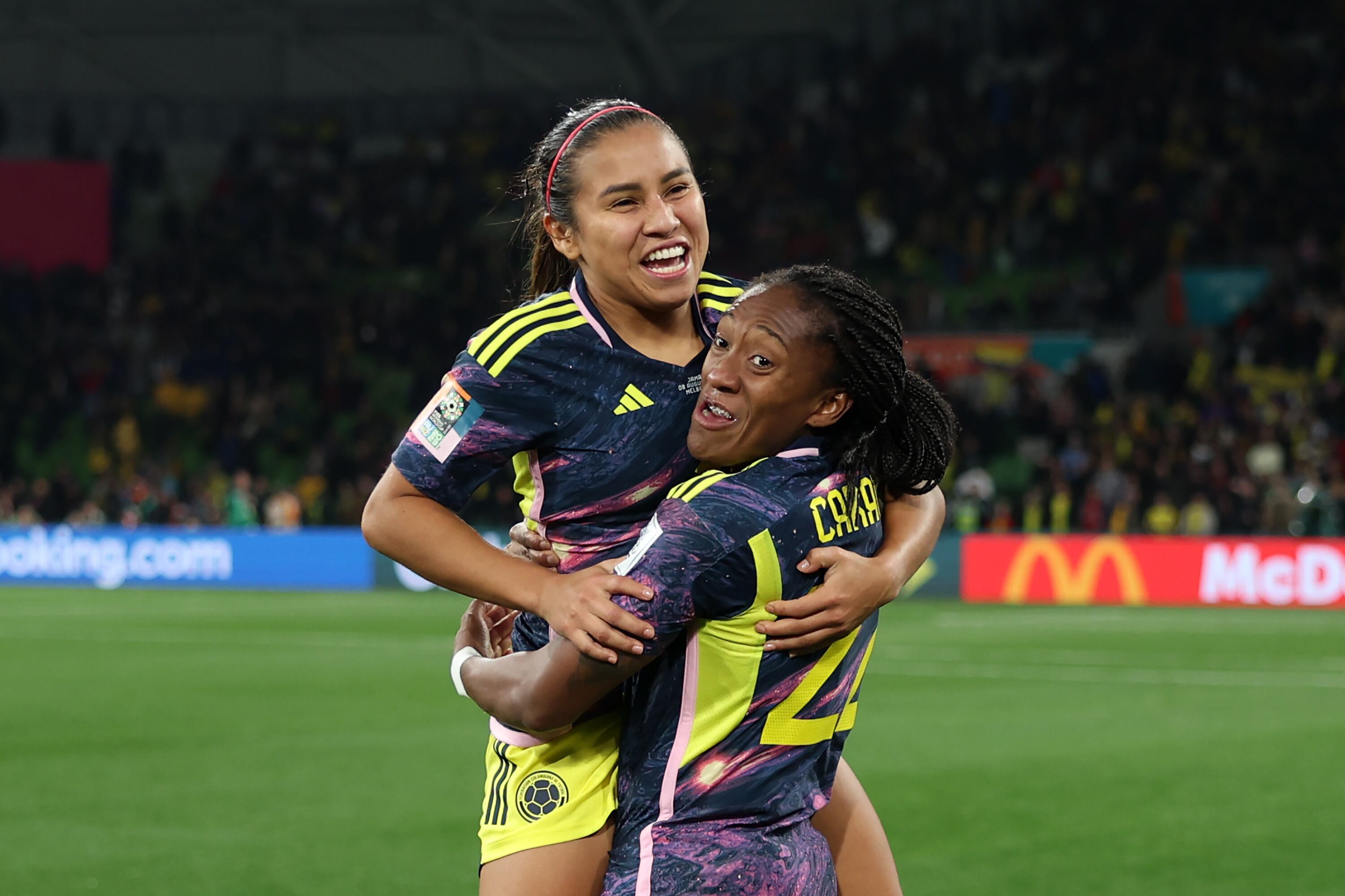 Leicy Santos y Daniela Caracas en octavos de final (Photo by Alex Pantling - FIFA/FIFA via Getty Images)