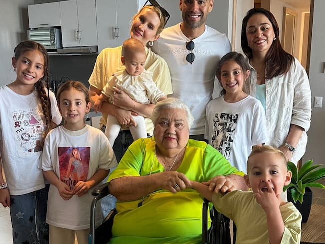 Falcao junto a su esposa e hijos en compañía de su abuela Dennis King / Instagram: Falcao García