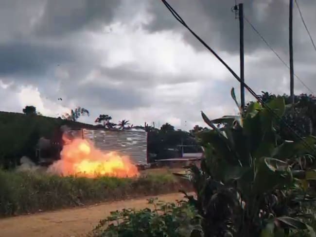 Destruyen en Cauca gigantesco depósito de explosivos de las disidencias de ‘Iván Mordisco’