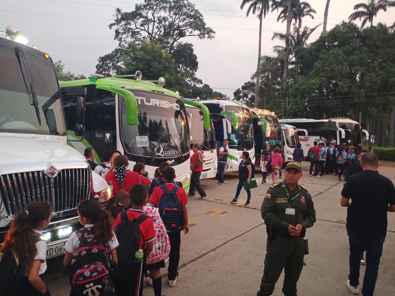 Inició el servicio de transporte escolar fronterizo en el puente internacional Simón Bolívar