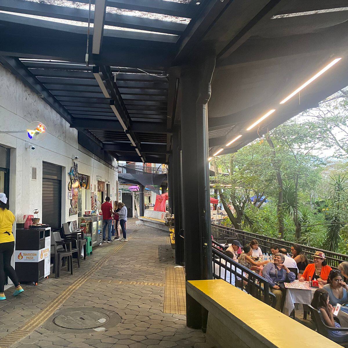 Comerciantes del Pueblito Paisa podrían quebrarse después de que cerraran el mirador