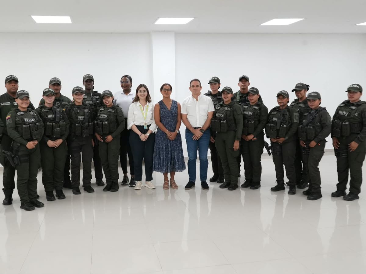 Protección ambiental se refuerza en Cartagena con Escuadrón Femenino de Operaciones Rurales