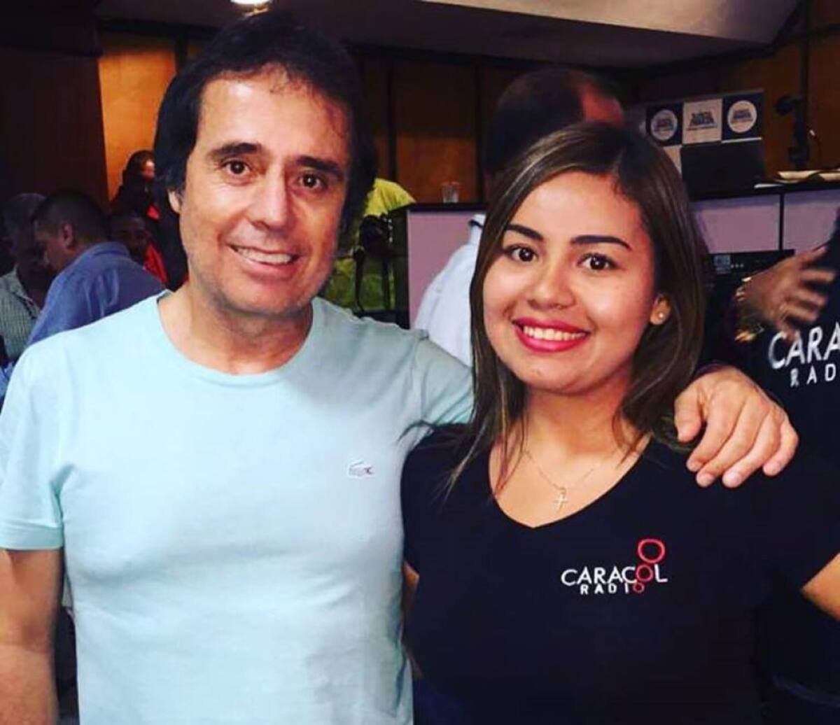 Erika Alvarado del equipo de Radio Galeón de Caracol Radio Santa Marta y Cesar Augusto Londoño de la mesa de trabajo de 6AM Hoy por Hoy. 