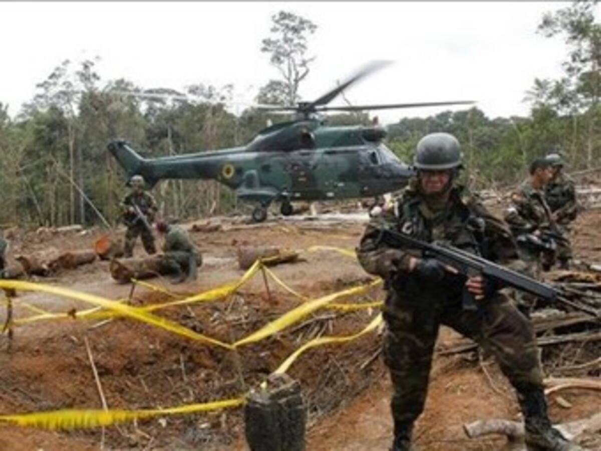 Dieciocho guerrilleros muertos en bombardeo a campamento de las Farc