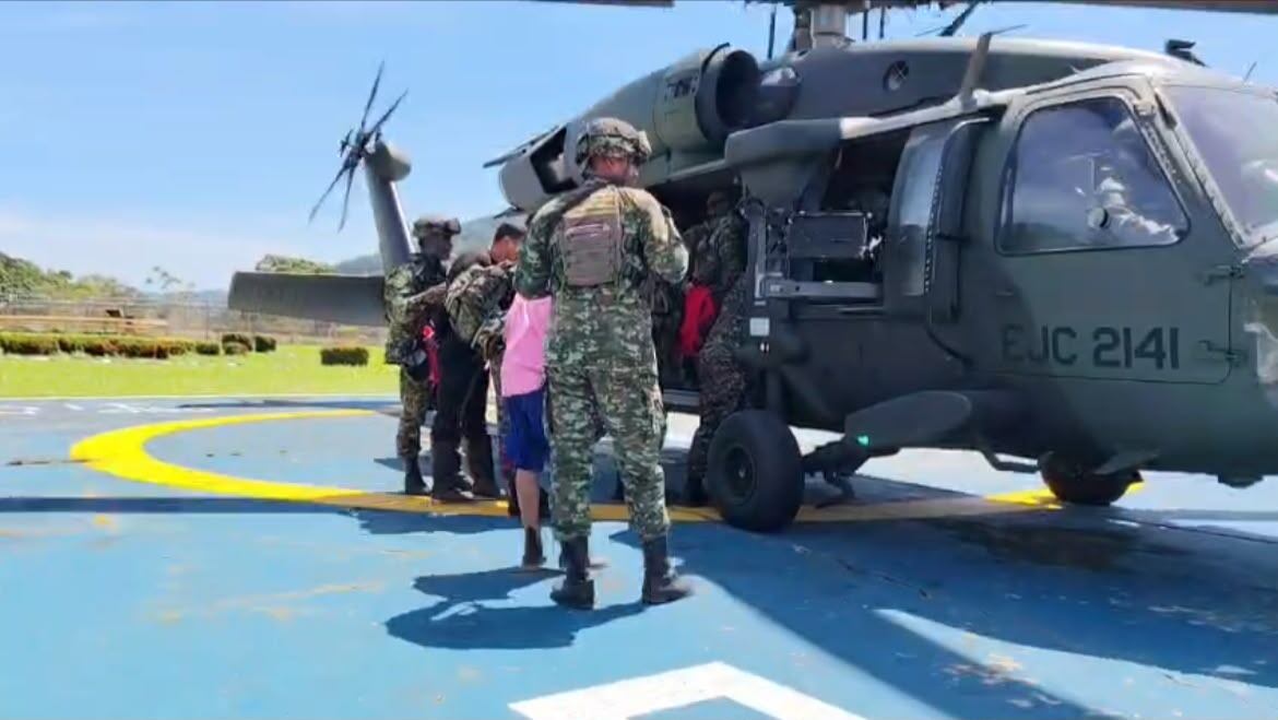 Dos disidentes de las Farc se someten a la justicia en el Catatumbo. / Foto: Ejército Nacional.