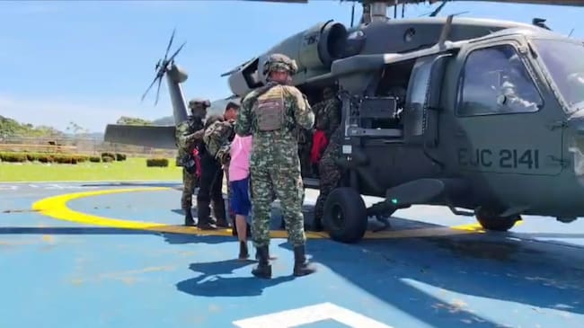 Dos disidentes de las Farc se someten a la justicia en el Catatumbo. / Foto: Ejército Nacional.