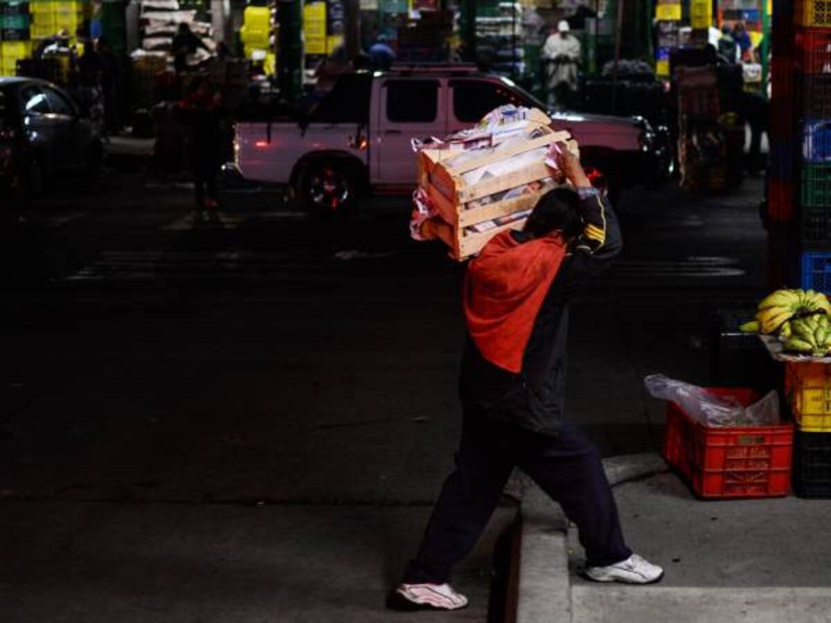 Corabastos invierte en puertas nuevas para controlar el ingreso peatonal