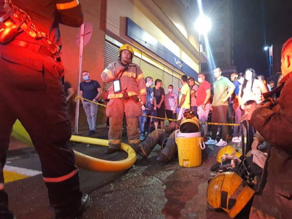 Locales comerciales afectados por incendio en el centro de Cali