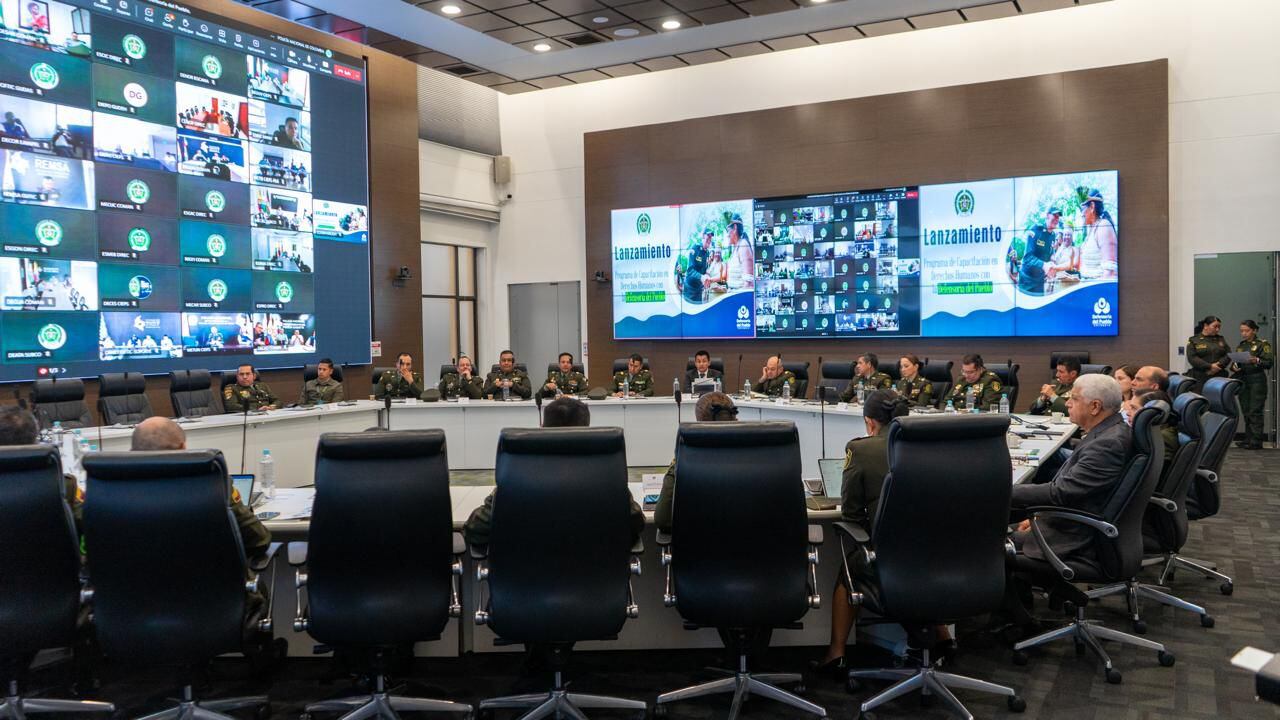 Foto: Policía Nacional se formará en Derechos Humanos