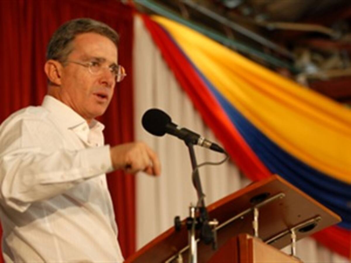 Insistente llamado del presidente Uribe para ahorrar agua y luz