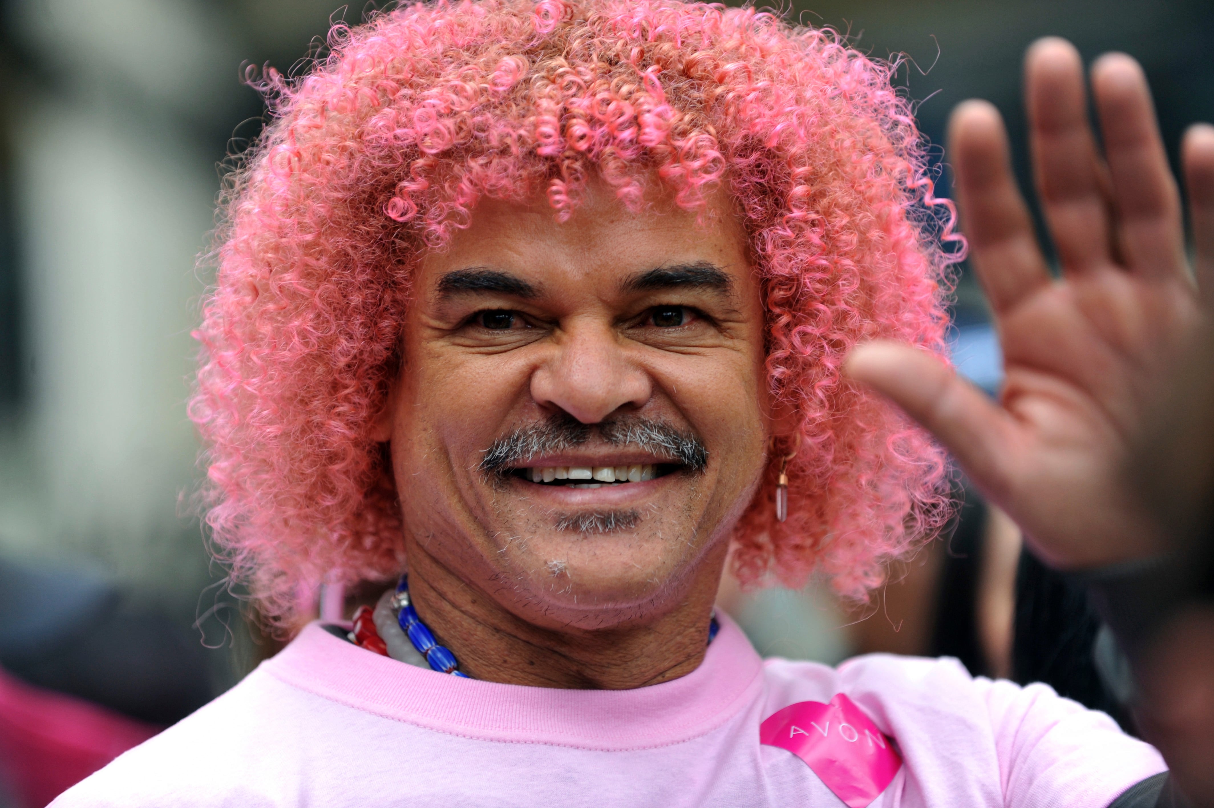 El Pibe Valderrama en 2013, durante una campaña en la lucha contra el cáncer. (Photo by Gal Schweizer/LatinContent via Getty Images)