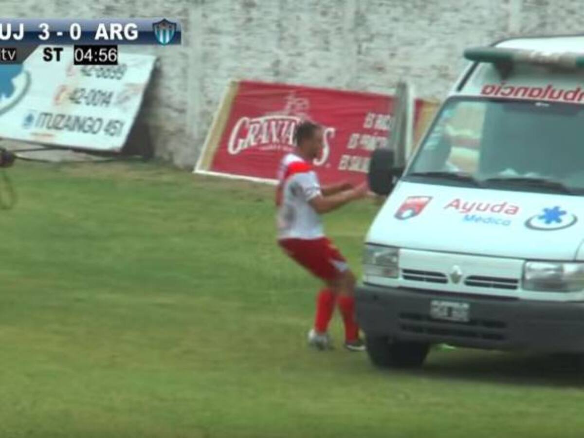Mariano Gorosito, tendencia por celebrar el gol en una ambulancia