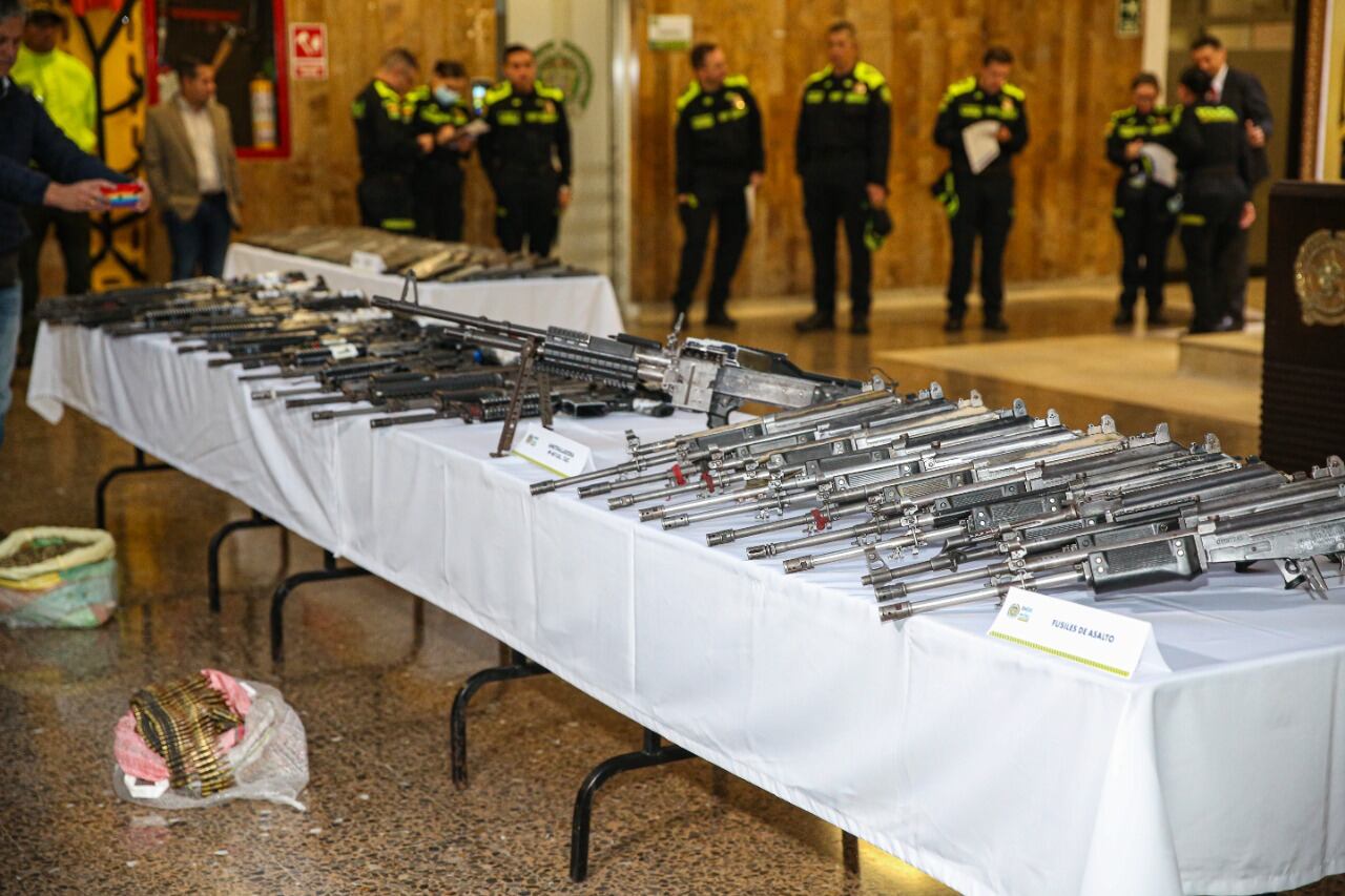 Armas incautadas a las disidencias FARC. Cortesía Policía Nacional