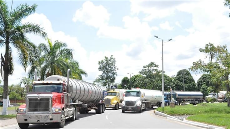 Transportadores de carga piden plan de emergencia por quema de camiones en Antioquia. Foto: Colprensa