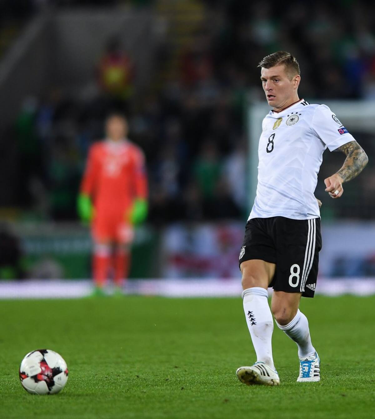 El volante alemán fue vital para el Real Madrid y Alemania, y sumó una media de 7,64. 