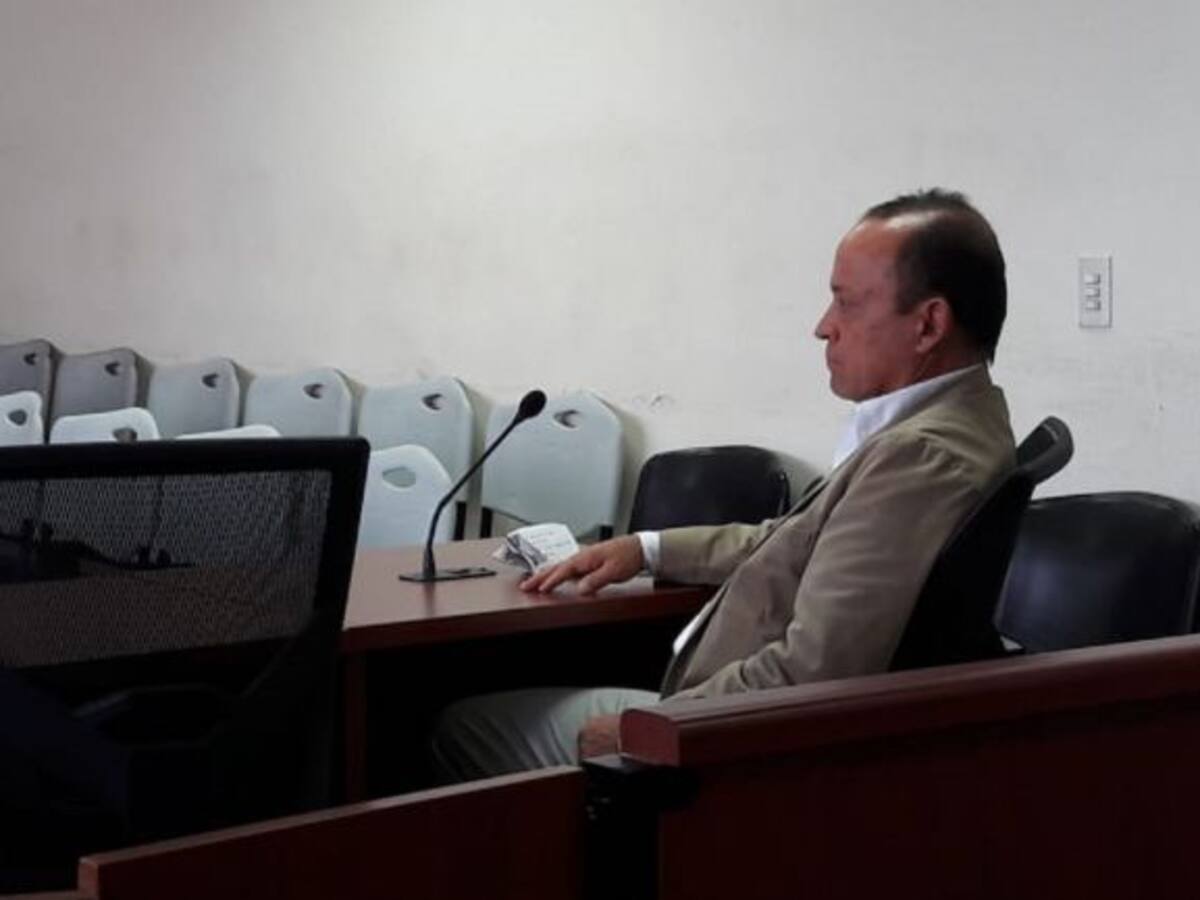 Hasta abril aplazan alegatos finales en juicio a Santiago Uribe