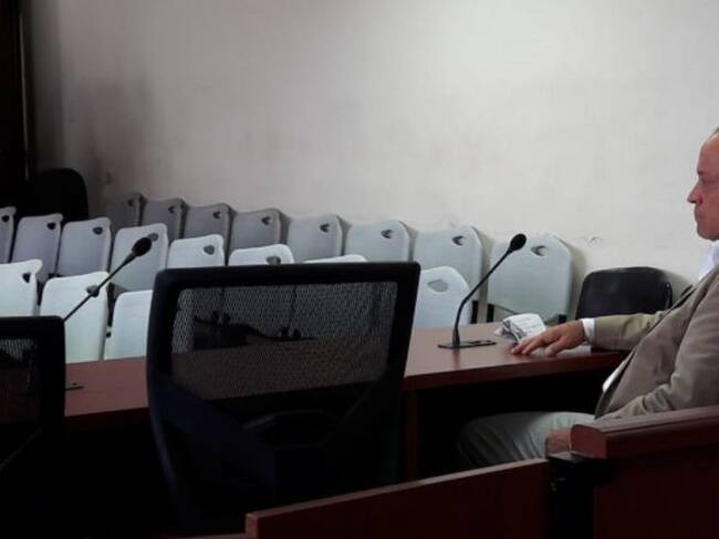 Hasta abril aplazan alegatos finales en juicio a Santiago Uribe