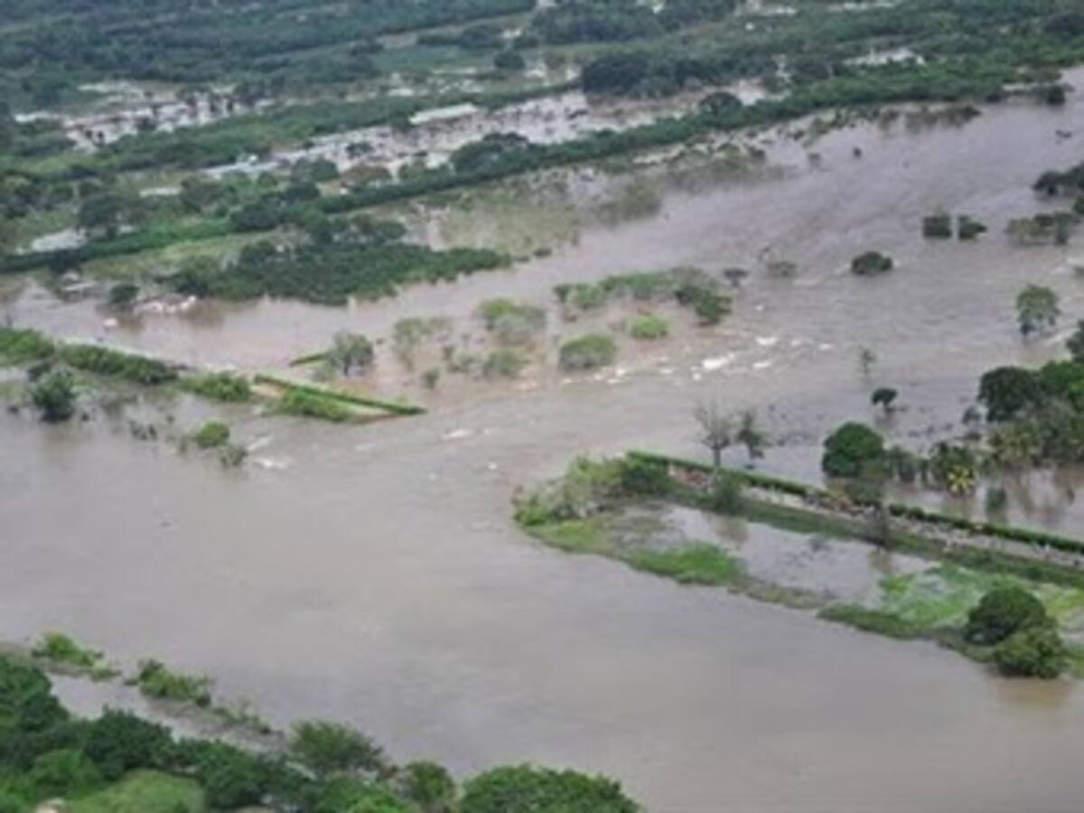 Ingenieros de la US ARMY realizan un sobrevuelo en el Canal del Dique