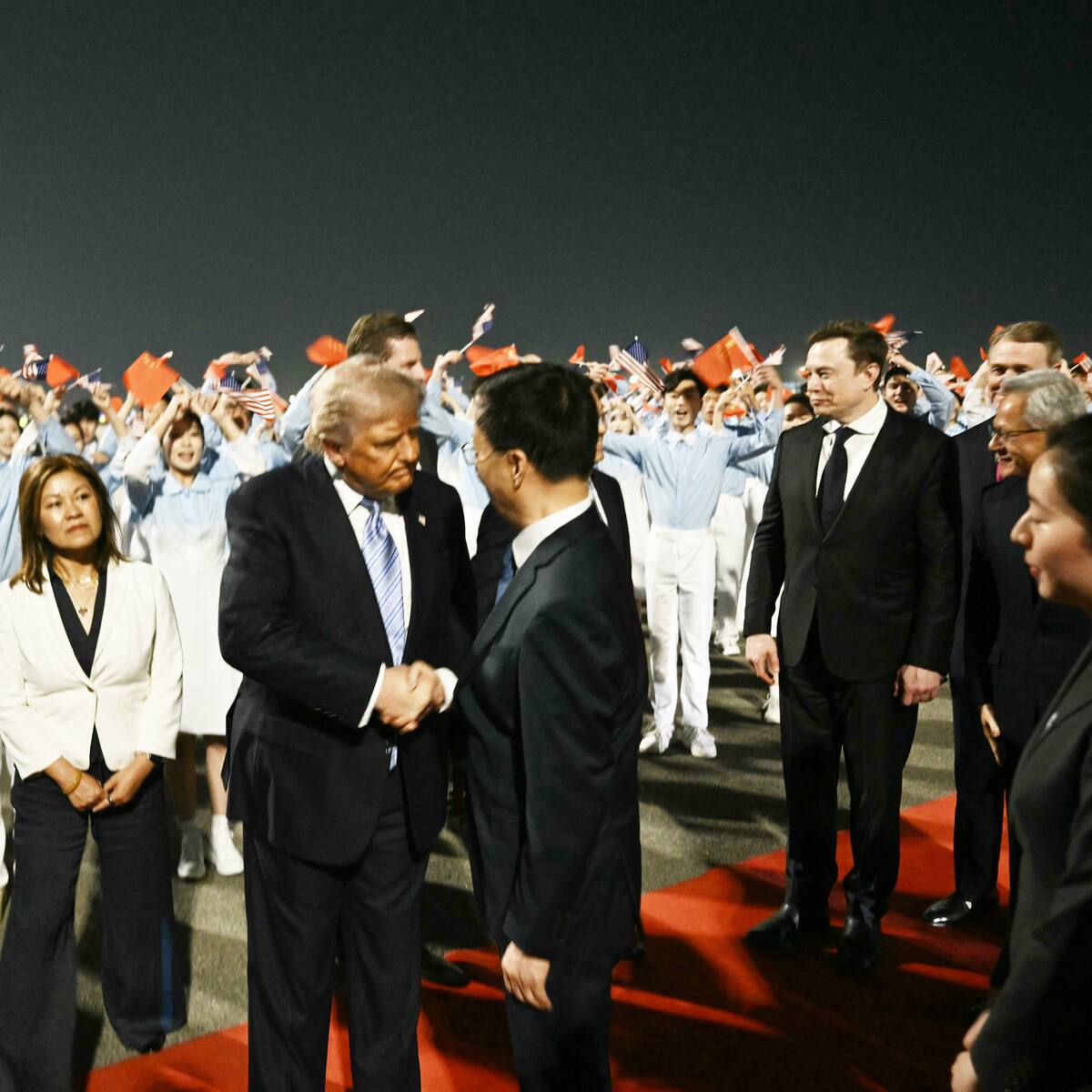 Trump aterriza en China para reunirse con el presidente Xi Jinping