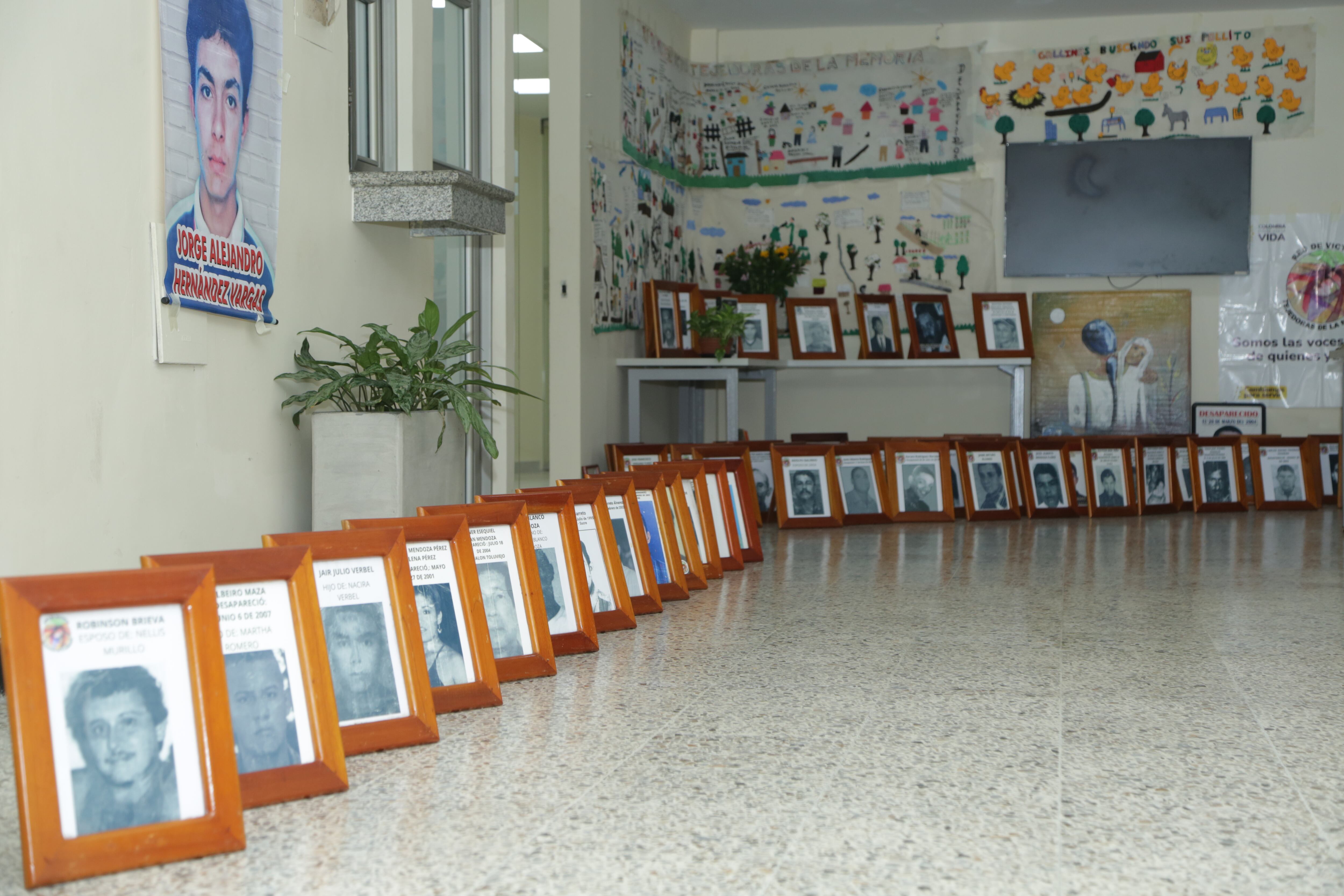 Tribunal Superior de Barranquilla honró a víctimas de las extintasAutodefensas en audiencia pública